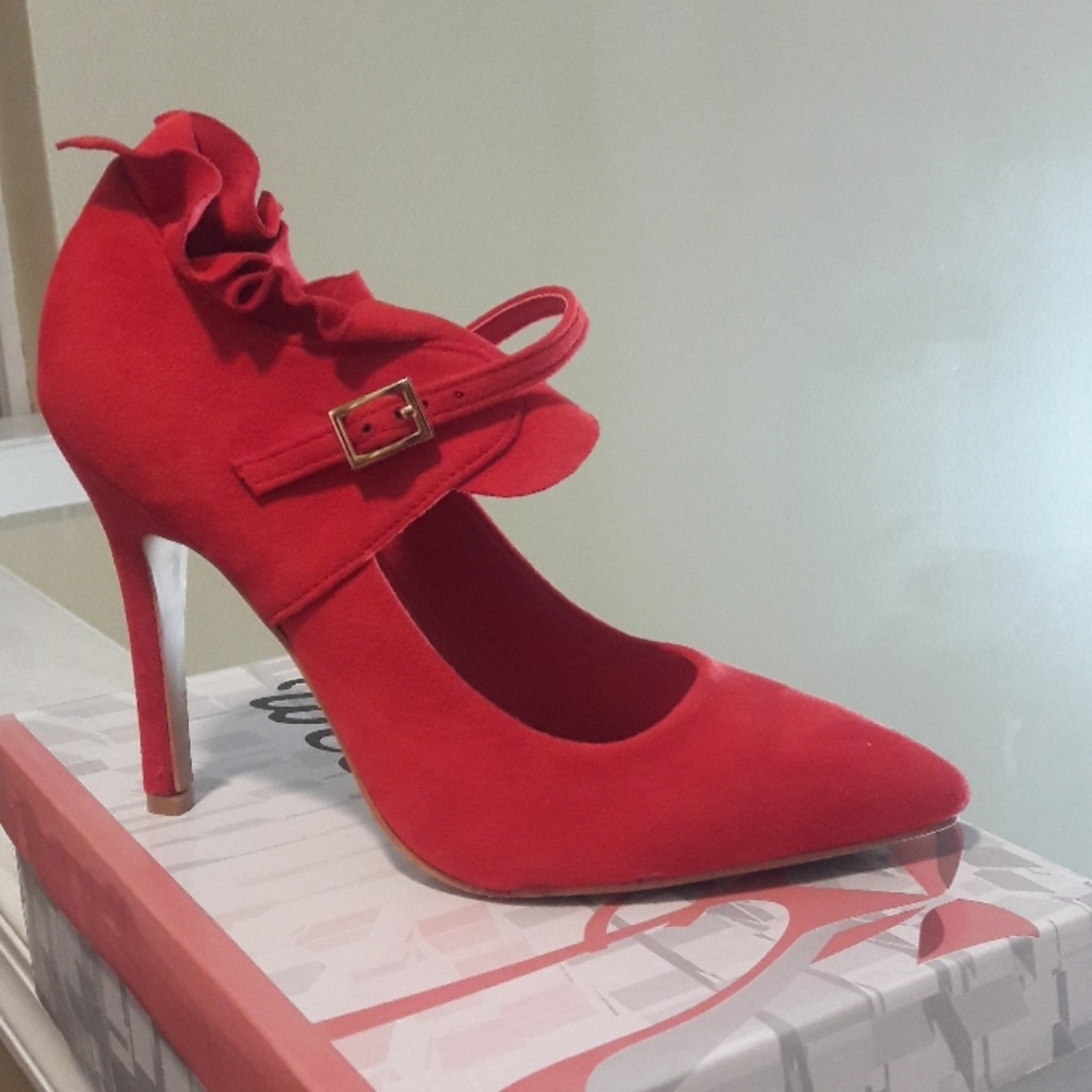 👠NEW 👠Red pumps